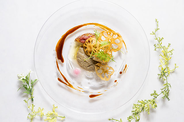 フォアグラ 鰻の白焼き ゴボウ レンコン バルサミコの酸味